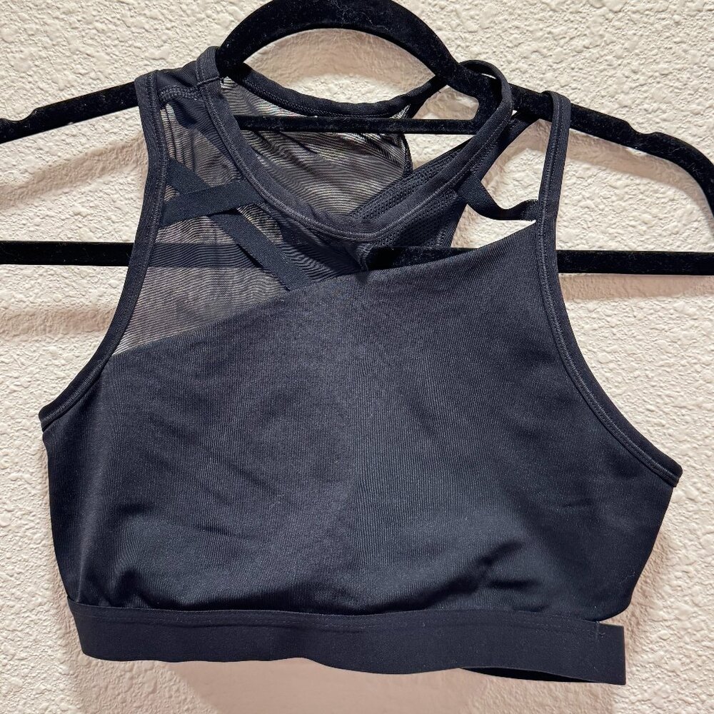 Nike Cut Out Crop Top Bra, Black